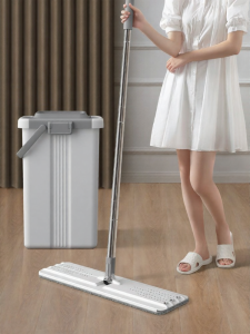 BC | Easy-to-Use Hands-Free Flat Mop