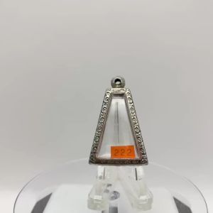 No.(222) ตลับพระ กรอบพระสแตนเลสลายไทย พระผงสุพรรณ ขนาดวงใน 2.4*3.4 ซม. ขนาดใส่สวย 2.0*3.1 ซม. หรือขนาดพระที่ใกล้เคียง