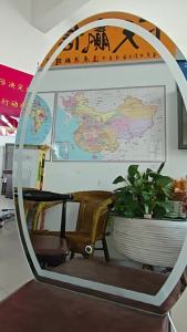 HERON กระจกเงา สามเกียร์ปรับได้ กระจกแต่งหน้า LED กระจกโต๊ะเครื่องแป้ง กระจกตั้งโต๊ะ ใช้ได้ระหว่างถ่ายทอดสด กระจกไฟ