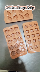 ALAT CETAKAN KUE SERBAGUNA CETAKAN BUNGA DAISY 15 GRID LUBANG/ PUDDING ES BATU TAHAN PANAS
