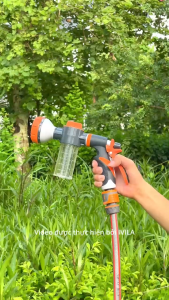 Vòi phun nước có bình để chứa chất tẩy rửa phân bón dinh dưỡng vòi xịt tưới cây xịt rửa xe rửa sân vườn tắm thú cưng