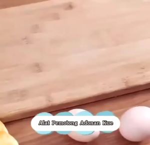 AXNAT Scraper Alat Pemotong Pembersih Adonan Kue Bahan Plastik Pisau Potong Roti Dough Cutter Serbaguna Pengikis Perapih Krim Kue Serbaguna PR168