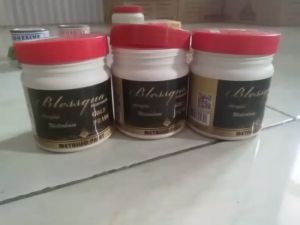 786 Promo Cat Emas 250 Gram Gold 100 Merk Blessqua - Warna Kuning Emas Berkilau dan Warna Silver - Cat Acrylic Waterbase