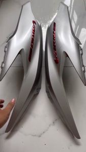 Cặp ốp sườn Vario 2018 -  2022 bạc nhám tháo xe mới