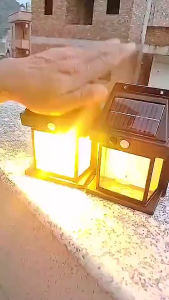 Đèn cảm biến năng lượng mặt trời đèn năng lượng mặt trời gắn ngoài ban công sân vườn gắn tường cảm biến ánh sáng đèn sân vườn cảm biến chuyển động