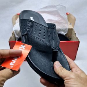 Sandal Kickers Pria Model Jepit Terbaru 2025 / Sendal Kulit Pria / Sandal Pria Kasual Kulit KC106A