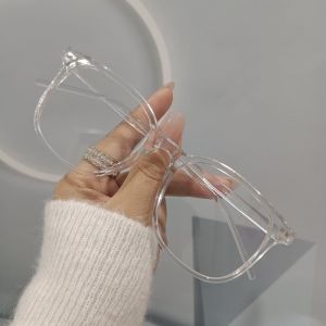 1/2pcs Minimalist Square Frame Glasses with Clear Lenses - Elegant Black Rim Design for Women and Men Ideal for Computer Use
