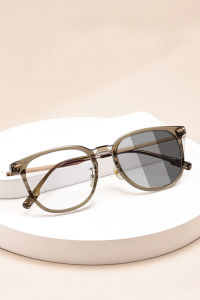 Photochromic Reading glasses for Women Stylish Oversized Titanium & TR90 FrameHot Fashion Sunglasses Readers