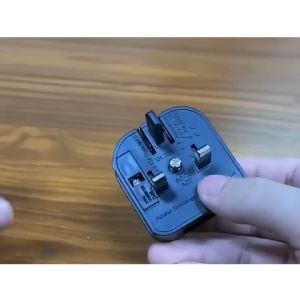 Travel Plug Adapter Converter EU 2 Pin to UK 3Pin Adaptor Kaki 2 Ke 3 110~250V 2200W