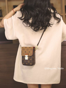 Mini Crossbody Phone Bag Womens Luxury Sensation Autumn Winter New Style Fashionable British Style Lock Buckle Closure PVC Material