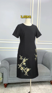 Đầm thiết kế nữ trung niên kiểu dáng sang trọng chất liệu Vải Dệt dày dặn thoải mái DD4L0301 Thương hiệu Thiều Hoa