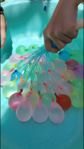 Rapid Fill Water Balloons for Kids Girls Boys AdultsQuick Fill Instant Water Balloons Set Rapid-Filling Self-Sealing Water Balloons for Outdoor Family Friends Children Summer Fun