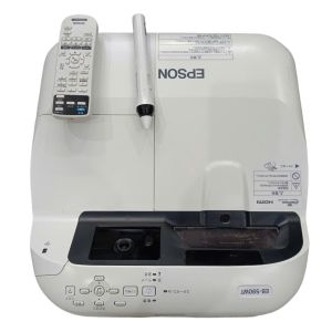 Máy chiếu siêu gần Epson EB-590w.do sáng 3300lm.bóng chiếu đã dùng 366h