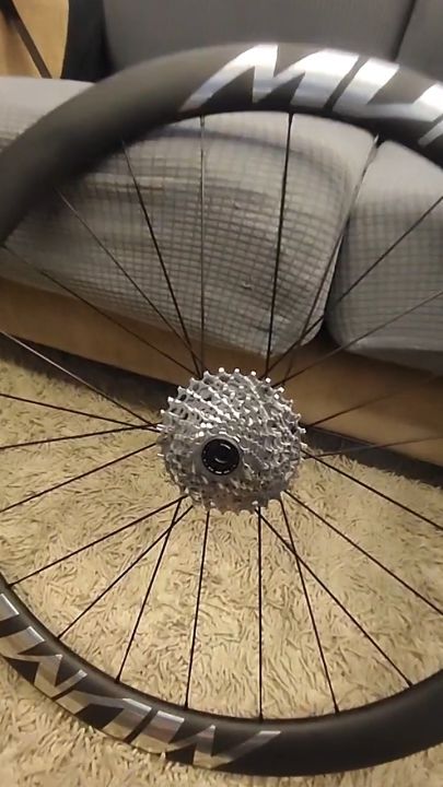 Used MVMT Carbon Disc Wheelset R45 Tubeless Ready Center Lock 12 Speed Freehub XDR (Sram Type) Come With Cassette and disc rotor