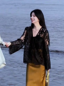 chaqi | 2025 New French Vintage Lace Splicing Long Sleeve Womens Shirt Slimming Top Trendy Commute Style Pure Color Single Piece