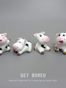 Cute Resin Desktop Decorations Bull Bull Car Center Console Screen Display Home Office Area Decorative Accessories