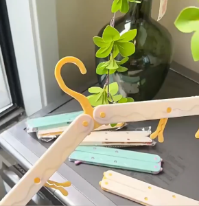 LXY ไม้แขวนผ้า พับได้ มีที่หนีบในตัว มีตะขอห้อยด้านข้าง ตากชุดชั้นใน ถุงเท้า สีน่ารักสดใส สไตล์มินิมอล สะดวกต่อการใช้งาน