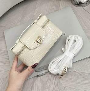 Túi CNK Cốp Vân Da Cá Sấu Bóng Sang Chảnh Tiểu Thư Size 19cm (Auth Tuồn)