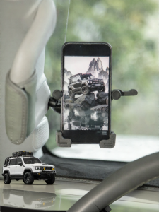 FIT CLUB | A Pillar Smartphone Mount for Off-road Vehicles