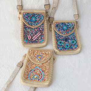 แฟชั่นสำหรับผู้หญิงใหม่กระเป๋าสะพายข้างฟางแบบทอถุงลูกปัดบูติกอเนกประสงค์กระเป๋าโทรศัพท์เดินทางสะพายไหล่น่ารักมีเอกลักษณ์เฉพาะกระเป๋าเล็ก