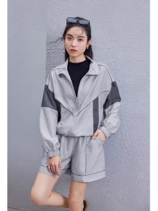 WANGGONGZHU | ชุดกีฬาลำลองสำหรับผู้หญิง ฤดูร้อน 2025 ชุดสองชิ้นแขนสั้น กางเกงขาสั้น ผ้าโพลีเอสเตอร์ สีบล็อก แฟชั่น 2024 ฤดูร้อน