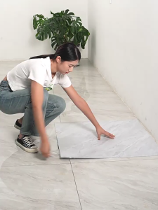 🔥รุ่นอัพเกรดปี 2025🔥กระเบื้องยาง 45×45cm 3/3.5/4mm PVC กาวในตัว กันน้ำ ปูพื้นห้องนอน กระเบื้อยางลายไม้ กระเบื้องลายหินอ่อน แผ่นปูพื้น กระเบื้องปูพื้น