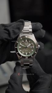 Jam Tangan Pria Alexandre Christie AC 6681 MDBSSGN Solar Tech Green Dial Silver Stainless Steel Strap