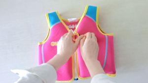 Winmax Childrens Life VestChildrens Swimsuit Assist Swimwear Swimming Training Buoyancy Bathing Suits Swim Vest Floating Neoprene Life Vest for 1-9 Years