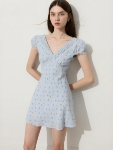 D-PLAY | V-Neck Lace Blue Floral Print Fitted Dress