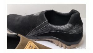 Sepatu Casual Pria DBEZ SPC02B: Tips Memilih Sepatu Santai Pria