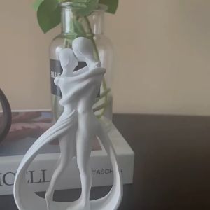Couple Kiss Ornament Couple Dancing Romantic Romantis Patung Pajangan Meja Hiasan Dekorasi Rumah Home Decor Souvenir Gift Kado