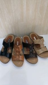 รองเท้าส้นเตารีดแบบสวม เพื่อสุขภาพ กับงานเย็บมือทนทาน สวมใส่สบาย น้ำหนักเบามาก 1A6181