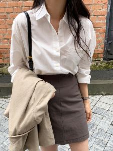 Áo Sơ Mi Cotton Dài Tay Dáng Rộng Cho Nữ Mùa Xuân Thu Màu Trắng Phong Cách Công Sở Thường Ngày Cổ Vuông Nút Áo Dài Vừa Phải