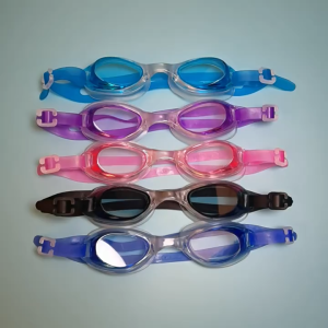 แว่นตาว่ายน้ำ แถมที่อุดหู HD กันน้ำและป้องกันหมอก มืออาชีพ/มือใหม่ชอบที่จะใช้ แว่นตาว่ายน้ําผู้ใหญ่ แว่นกันน้ํา