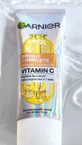 Garnier Bright Complete Vitamin C Serum Cleanser Brightening 100ml  Pembersih Wajah Mencerahkan Seperti Serum  Serum Wash