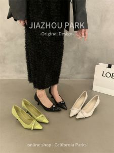 Summer 2025 Womens Fine Heel High Heels Splicing Polka Dot Cat Heel Diamond Studded Pointed Toe Shallmouth Fashionable Shoes