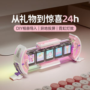 Divoom TimesGate การตั้งค่าตารางอเนกประสงค์ด้วยภาพเคลื่อนไหวพิกเซลที่กำหนดเองและเอฟเฟกต์แสงเย็นหน้าจอ IPS ระดับสูง5หน้าจอสำหรับการโต้ตอบระยะไกลเหมาะสำหรับเป็นของขวัญวันเกิด