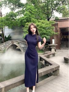 ชุดเดรสยาวคลุมเข่าทรงเอเอวสูงผู้หญิงฤดูร้อน ชุดเดรสทรงเอเอวสูงทรงเข้ารูปสไตล์จีนใหม่ เดรสแขนสั้นคอตั้ง