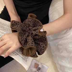 Bộ sưu tập thu đông theo xu hướng hoài cổ in da báo scrunchies cá tính của phụ nữ Bun đầu dây buộc tóc kiểu đuôi ngựa Dây Buộc Tóc maillard Phụ kiện tóc