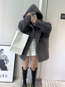 Winter New Style Short Teddy Coat Lamb Fur Particle Hat Integrated Womens Leather Fur Jacket Warmth Young Womens Fashion