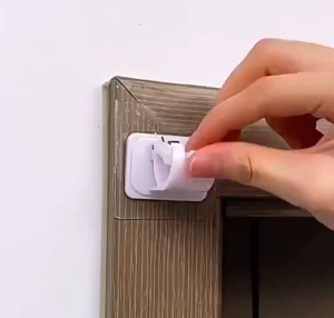 4 Pcs Curtain Rod Shelf Bracket Self Adhesive Wall Hooks Nail-Free Adjustable Holders