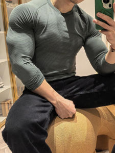 Seamless Jacquard Tight Fit Workout Shirt Moisture Wicking and Quick Dry