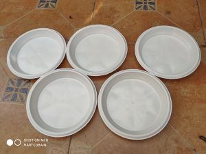 จานรองกระถาง 8 นิ้ว สีขาว แพ็คละ 5 ใบ