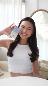 White Republic Teeth Whitening Strips - 28 pieces - Mint Flavor - Antibacterial Ingredients Freshen Breath