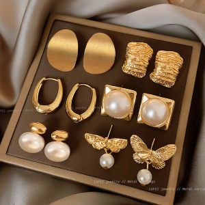 Retro Luxury Golden Earrings Womens New Trendy High-End Feeling Small Design Sense Metal Ear Dangle Jewelry Accessories