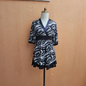 atasan wanita hitam motif putih SIAO WEI cewek S M vneck model kimono