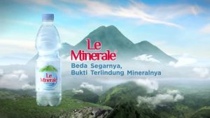 Aqua Air Mineral Le Minerale 330ml Air Minum Minuman Pilihan Sehat
