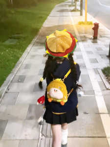 กระเป๋าเป้สะพายหลังผ้ากำมะหยี่ลายแฮมเบอร์เกอร์ กระเป๋าเป้สะพายไหล่แบบสะพายข้าง กระเป๋าเป้สะพายไหล่ผ้ากำมะหยี่ลายแอปเปิ้ล กระเป๋าเป้สะพายหลังสำหรับเด็กและเยาวชน