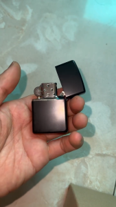 Bật lửa vintage Đen bóng size phổ thông (hàng new 100% không nhiên liệu)