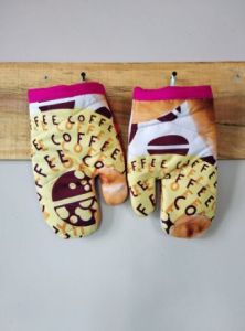 Sarung Tangan Oven & Lampin Oven: Perlengkapan Memasak yang Wajib Anda Miliki